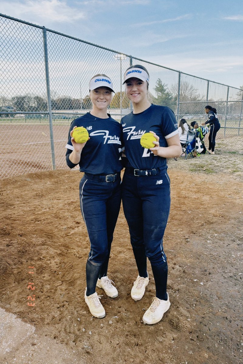 Great way to end the fall season with <a href="/flyntabby/">Abby Flynt</a> <a href="/UAHCoachLes/">Les Stuedeman</a> <a href="/melcarter24/">Melanie Carter</a> <a href="/UAH_SB/">UAH Softball</a> 💣💣💣
Finished with a .462 BA and .571 OBP