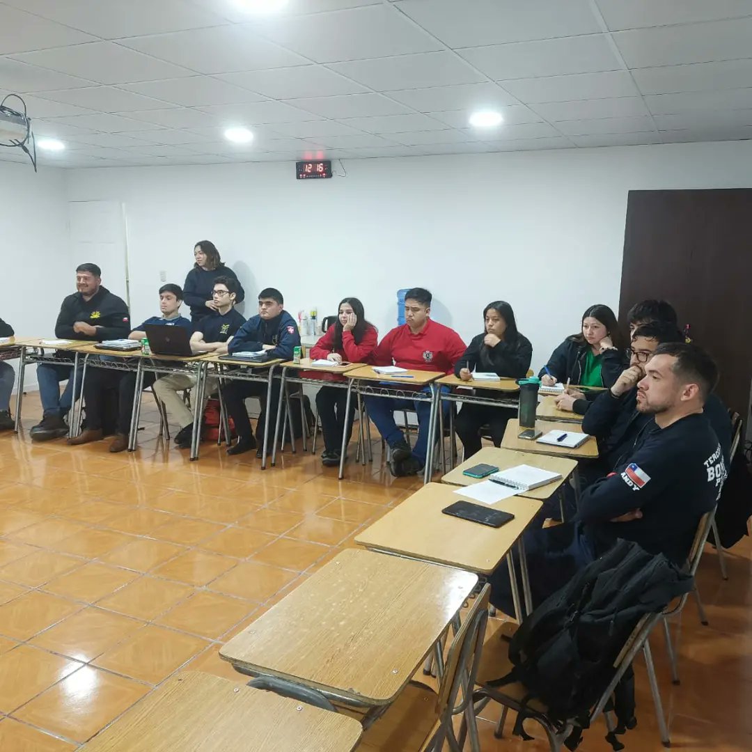 EBPA_Bomberos's tweet photo. Con la realización de los cursos de epp, fuegos-tacticas y rcp hemos finalizado los cursos presenciales de la malla inicial para bomberos aspirantes. Dos cursos on line son la última etapa de su preparación, mucho éxito. https://t.co/gxgwW3TiOj
