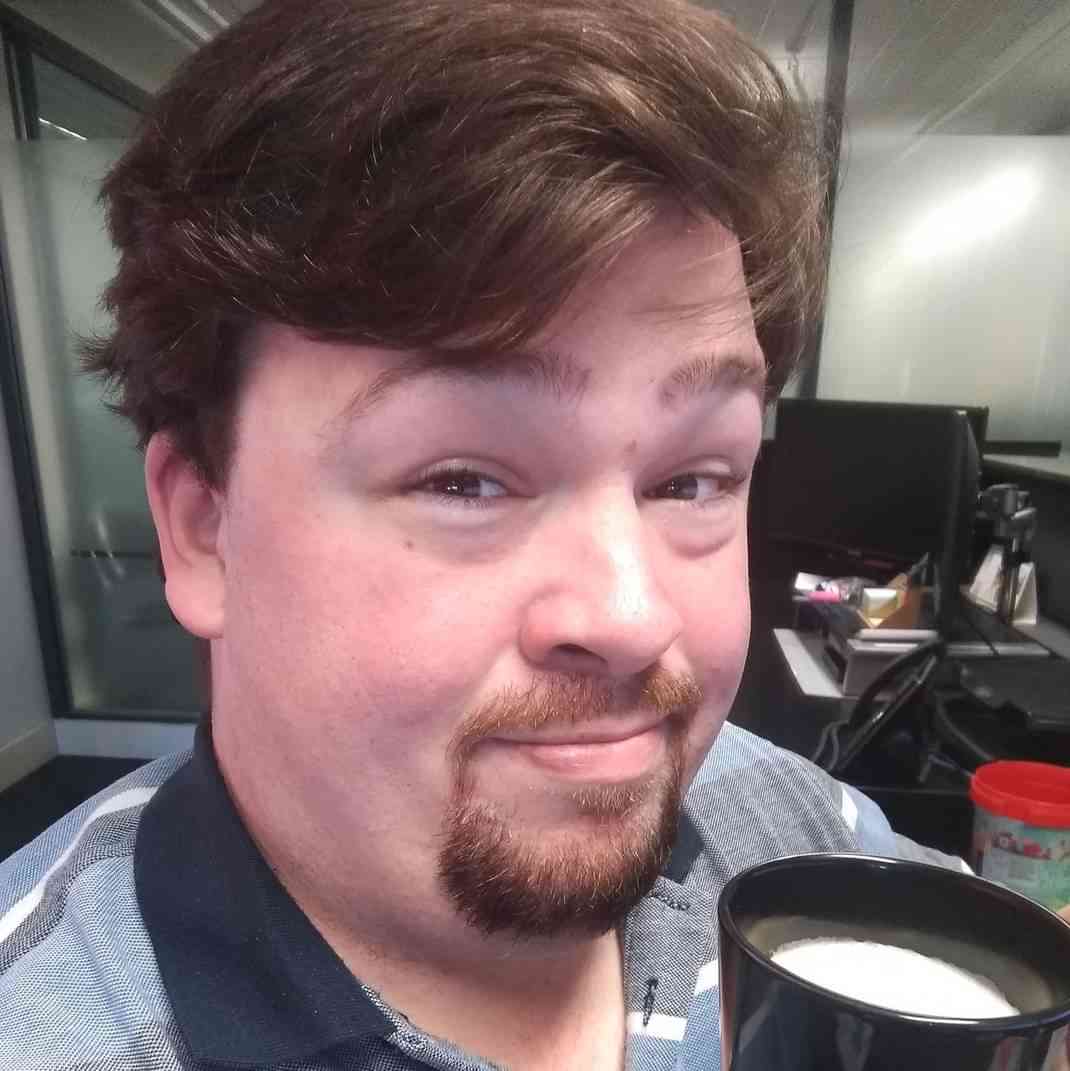 luke_maton's tweet photo. @TheWendingus Born 1993! Not super fit...but not dying either. Only part of me I've taken care of is my hair - I was once told I have "warlock hair" whatever that means. They insisted it was a complement. https://t.co/s9BgWaVl2I