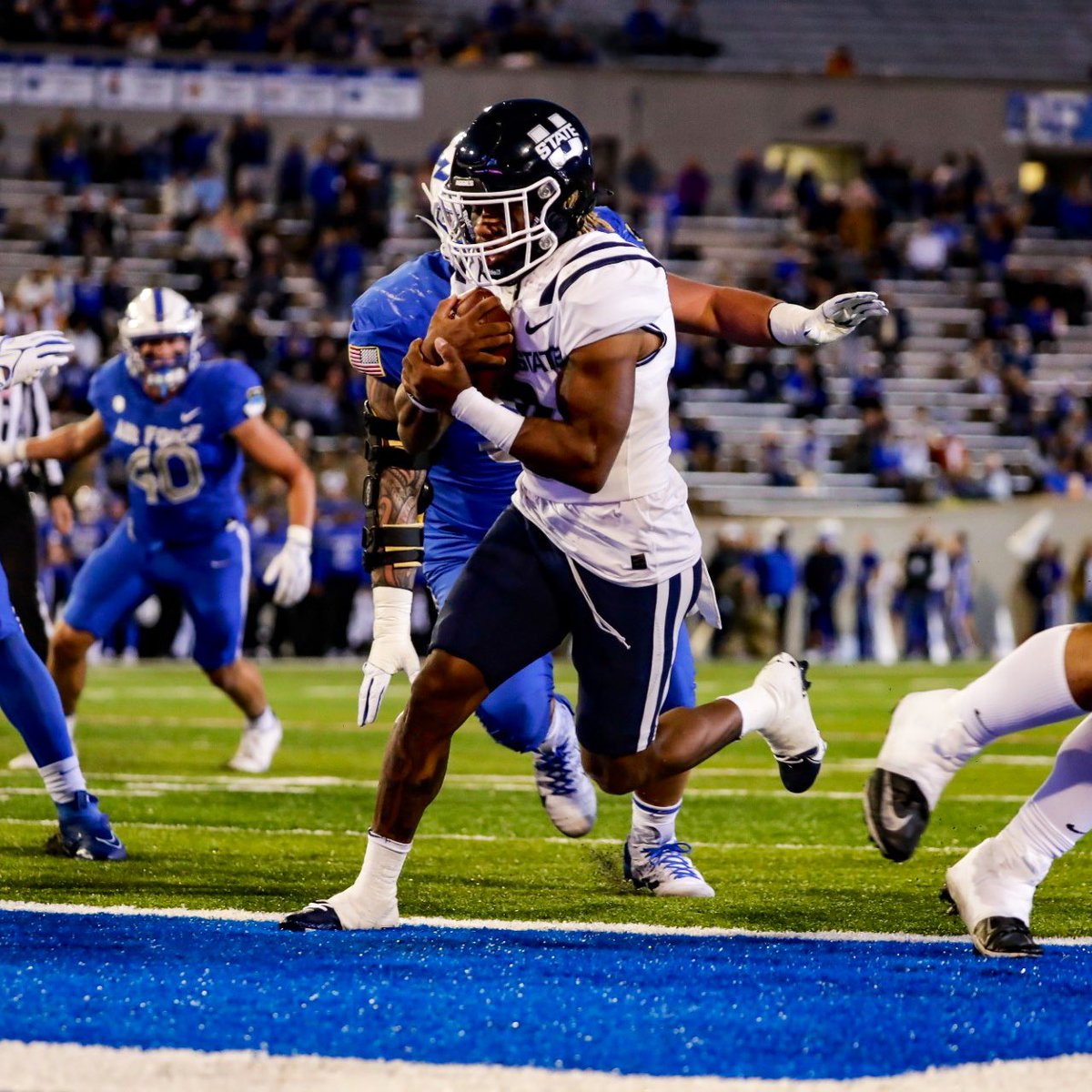 LarsenPort1's tweet photo. One of the top WR duos in all of college football continues to be found in Logan @USUFootball

Jalen Royals and Terrell Vaughn have combined for 124rec, 1,597 yards and 21 TD

Both are top 10 FBS in receiving touchdowns through week 11 ‼️ https://t.co/WeyaMzeT9U