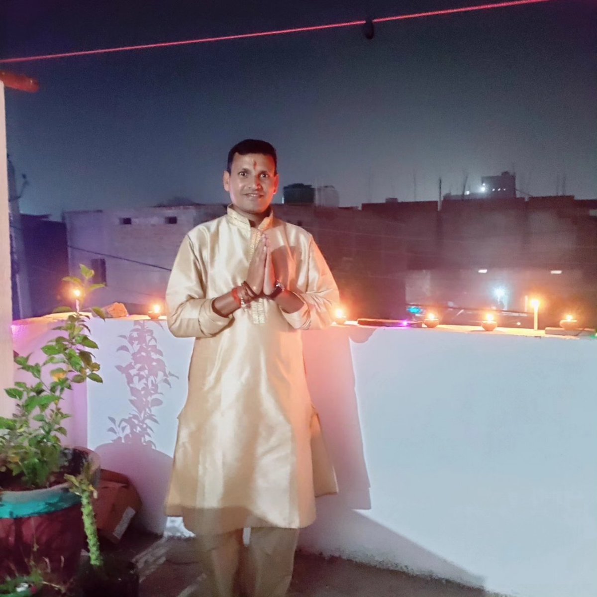 bihartrips's tweet photo. Deepawali Celebration 🎉🇮🇳🙏 #Deepawali2023 #Bharat #tourism #bihartrips #bodhgaya https://t.co/hu2tejyiSu