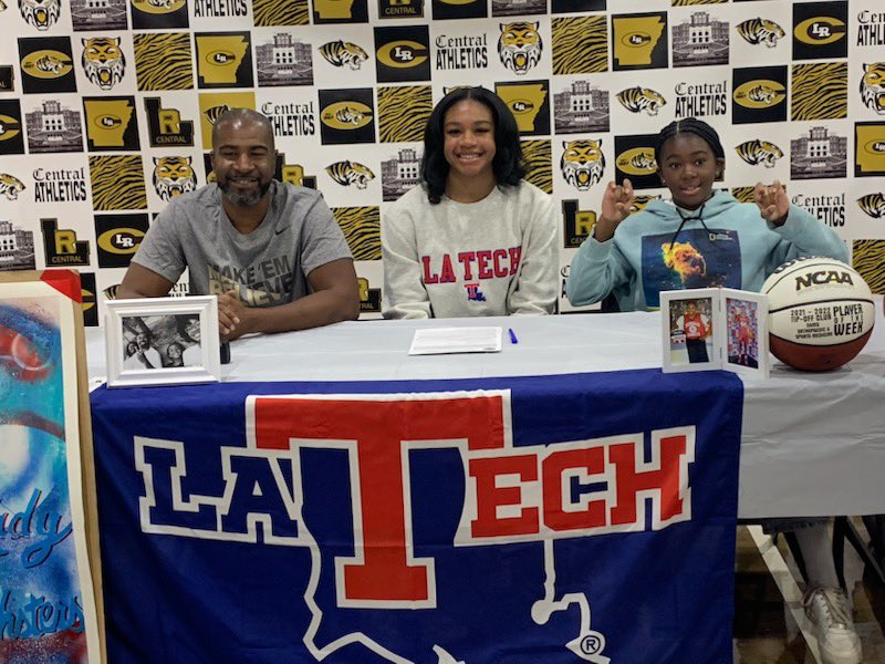 LRCentralWBB's tweet photo. Congratulations to Jordan Marshall for officially signing her letter of intent to play at Louisiana Tech.   We are so proud of her and the bright future ahead. #ladytechsters ✍🏽 https://t.co/WNT6cVTYH9