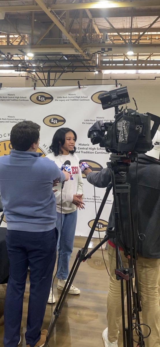 LRCentralWBB's tweet photo. Congratulations to Jordan Marshall for officially signing her letter of intent to play at Louisiana Tech.   We are so proud of her and the bright future ahead. #ladytechsters ✍🏽 https://t.co/WNT6cVTYH9