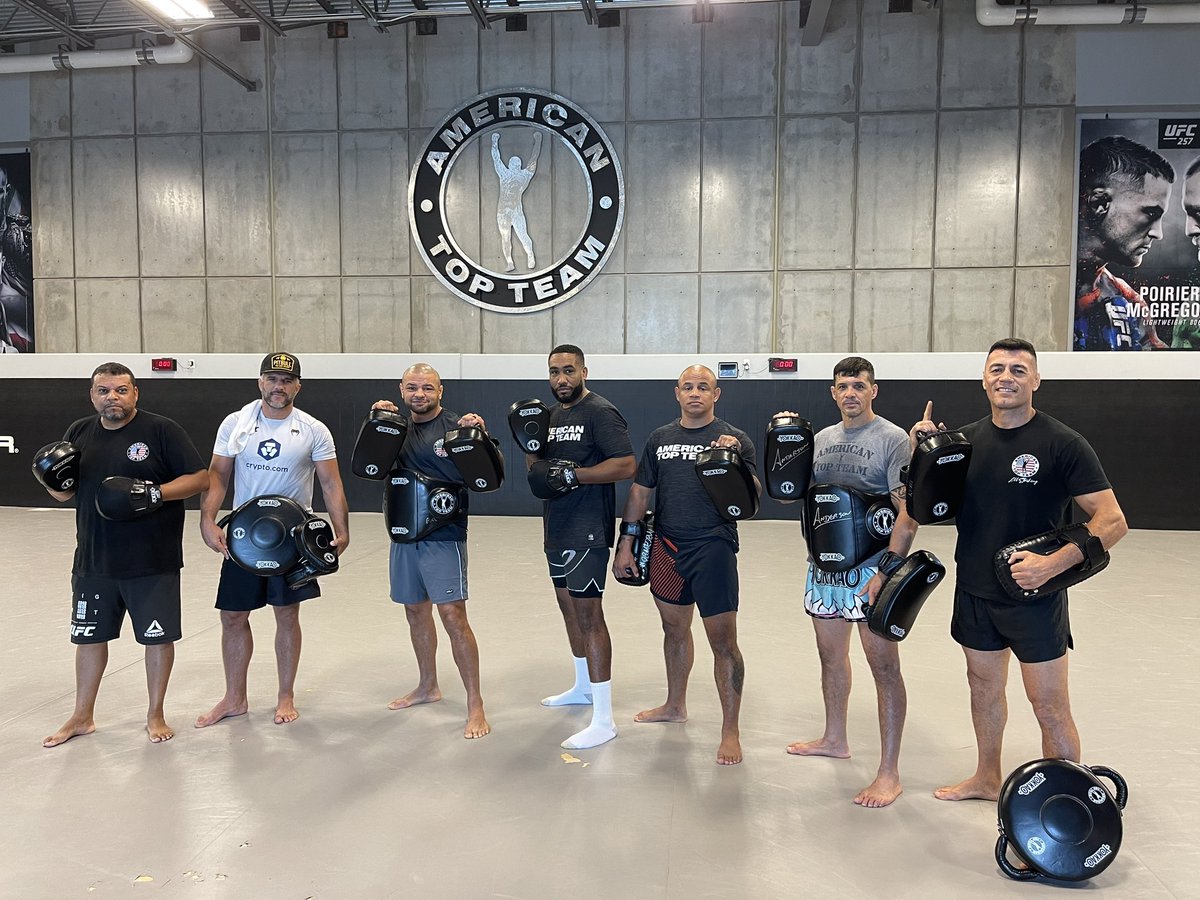 Ready to work!

#AmericanTopTeam #Yokkao #Striking #MMA #ProTeam #Coaches