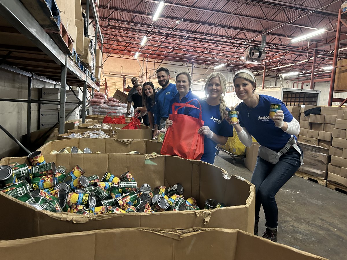 atmosenergy's tweet image. At Atmos Energy, we want to fuel hope and growth for our neighbors by giving back. Thanks to our employees, we were able to raise more than $1.4 million for the United Way, No Kid Hungry and The Salvation Army during our Year of Giving Week. 💙

#HungerAndHomelessAwarenessWeek