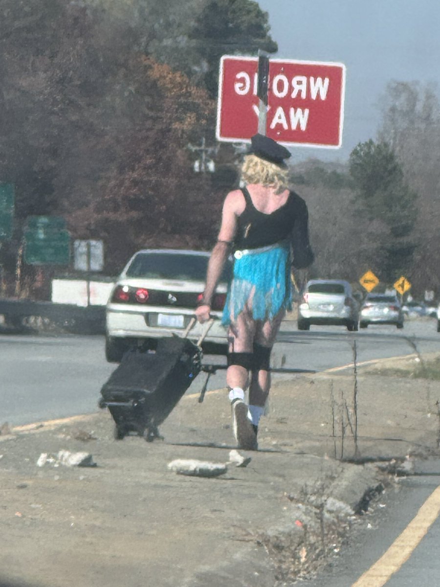 𝕸𝖆𝖈𝖆𝖇𝖗𝖊 𝕷𝖊𝖌𝖎𝖔𝖓 tweet media