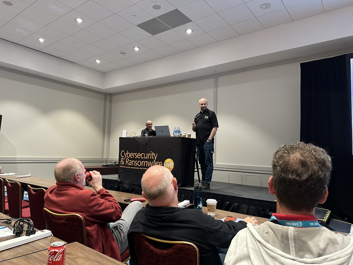 Jesperbuer's tweet photo. Lot of Paw and Tiering with @samilaiho at #live360 https://t.co/0P4wmVx3UL