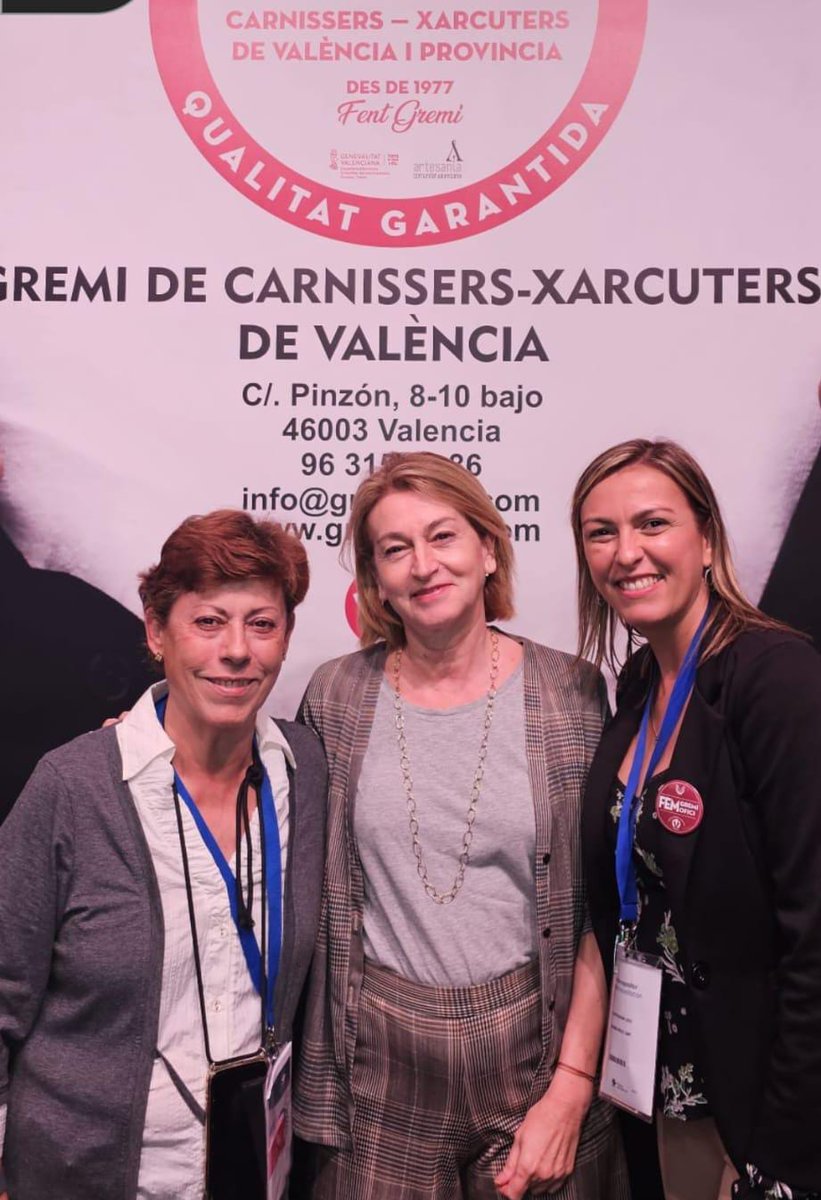 ConfecomercCV's tweet photo. Amparo Barroso, secretaria general de Confecomerç, ha visitado hoy a los asociados presentes en la @feriagastronoma. Un éxito del producto y de la gastronomía nacional,  donde profesionales y producto de la gastronomía autóctona muestran un altísimo nivel. @grecarval_ https://t.co/QFxZEeygSf