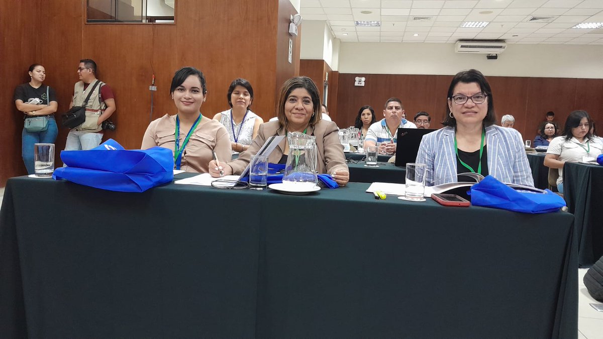 GizHonduras's tweet photo. #PROCAMBIO #GIZ presente en el IV Taller Macroregional de la Amazonía Peruana. Con el fin de propiciar espacio para el intercambio de conocimiento y experiencias de implementación de Mecanismos de Compensación por Servicios Ecosistémicos Hídricos fondo verde en la #RBCLSM🇭🇳🇩🇪💧🌳 https://t.co/Lp006tRyX7