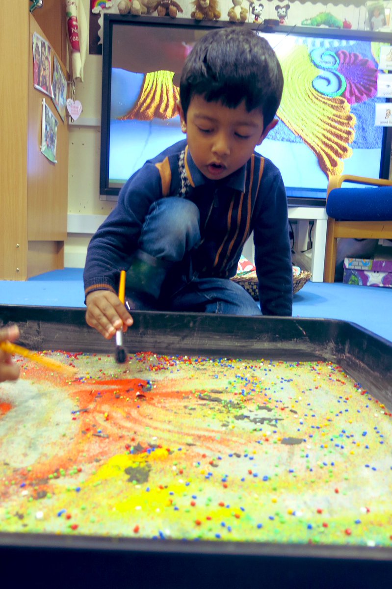 misssmythe_HT's tweet photo. During our celebrations of Diwali, we created our own Rangoli patterns. The children were truly mesmerised with the different patterns β¨β¨
#EYFS #EarlyYears #EY #Diwali #RangoliPatterns https://t.co/pZ5fN5hKqn