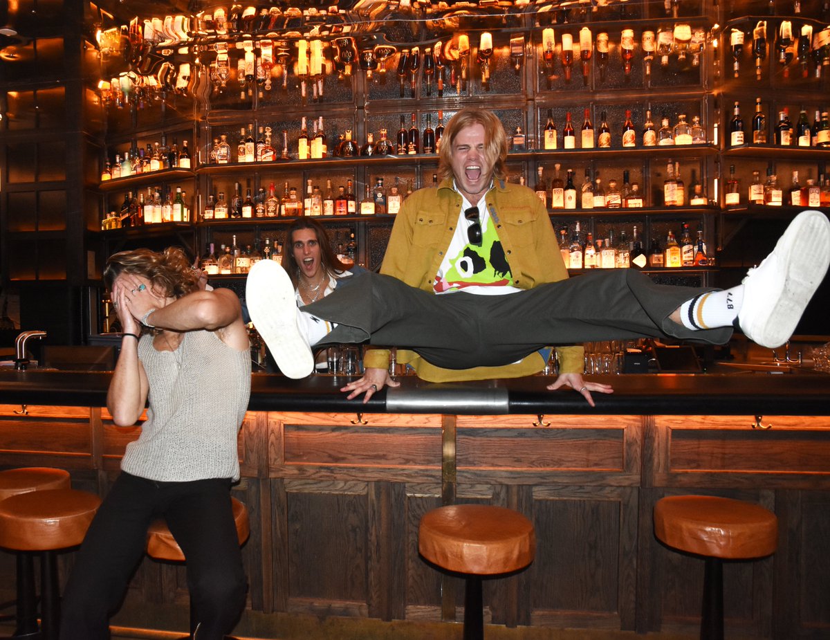 ONLY 2 SLEEPS LEFT!! 😝

thenewtwentys.bigcartel.com/product/gig