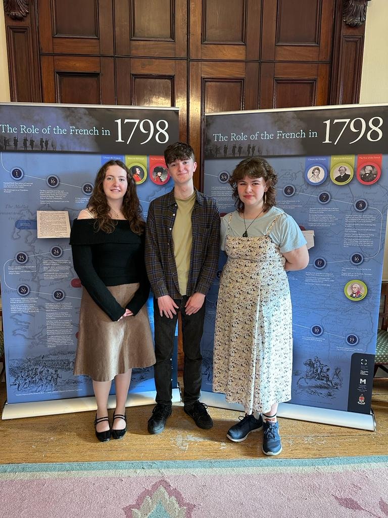 Les élèves de Terminale Section européenne ont eu la chance aujourd’hui d’assister à une conférence franco-irlandaise à Iveagh House à l’occasion du 225e anniversaire de la commémoration de l’Année des Français. Merci <a href="/dfatirl/">Irish Foreign Ministry</a> <a href="/LeoVaradkar/">Leo Varadkar</a> <a href="/Elisabeth_Borne/">Élisabeth BORNE</a> #prideofnewpark