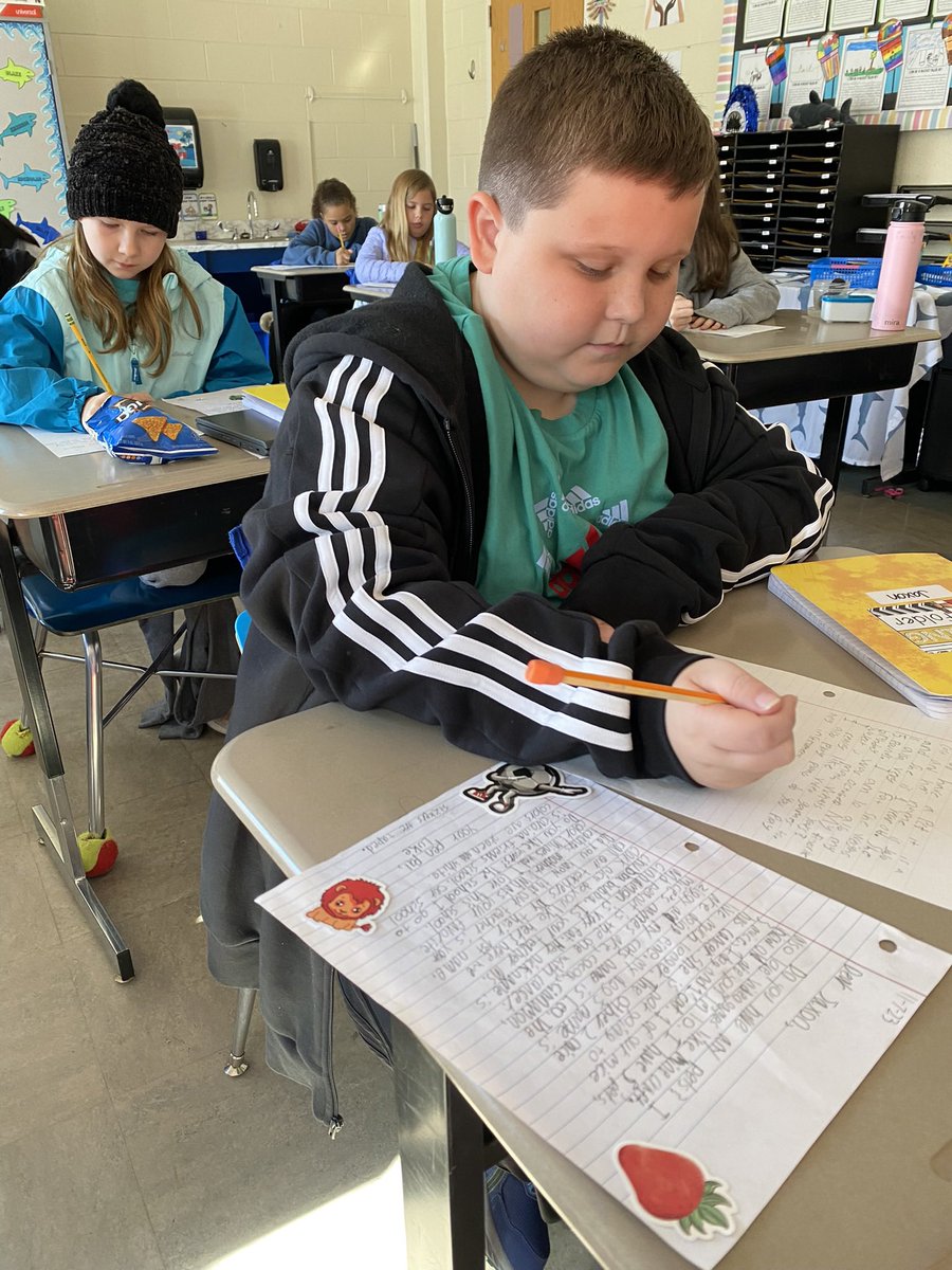 Lucy Clark tweet media