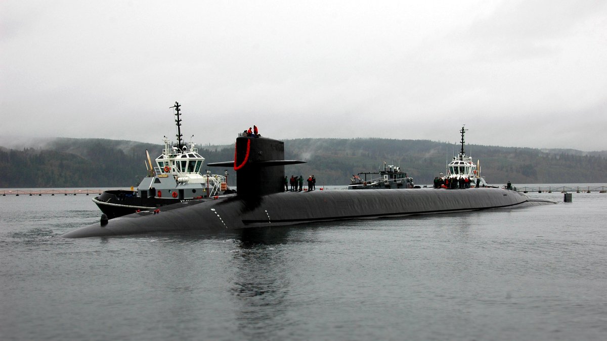 USN_Submariner's tweet photo. "Big Red", USS Nebraska (SSBN 739), returning home to Bangor from a strategic deterrent patrol #OTD in 2012.
๐ฑ๐๐ฉ๐ฆ ๐๐ฆ๐ง๐ฆ๐ฏ๐ฅ๐ฆ๐ณ ๐ฐ๐ง ๐๐ฆ๐ข๐ค๐ฆ ๐บ๐ธ
#USNavy #SUBPAC #SUBRON17 https://t.co/yf2vqZNjwG