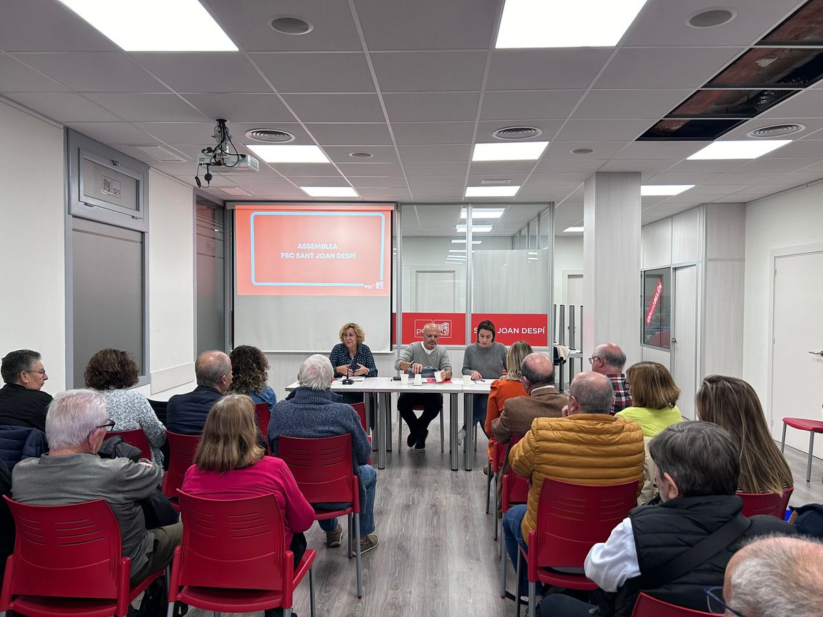 Aquesta tarda hem tingut assemblea d’agrupació per repassar l’actualitat política i parlar dels propers pressupostos de la ciutat.

Uns pressupostos per continuar desenvolupant les polítiques que garanteixin el benestar dels veïns i les veines, i continuar millorant la ciutat.