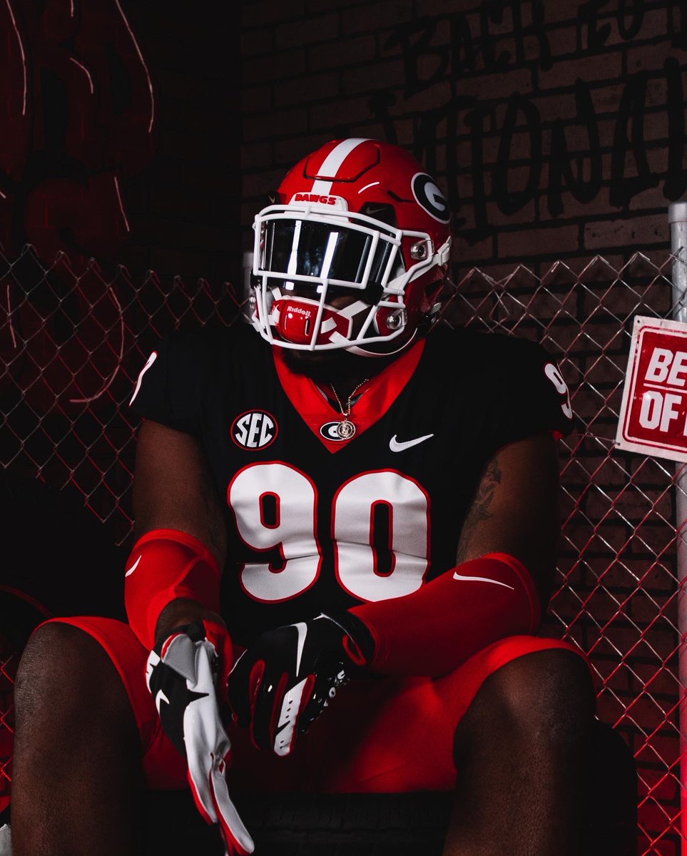 JDongo4L's tweet image. Had a great official visit at Georgia 🖤❤️ Home?🐶