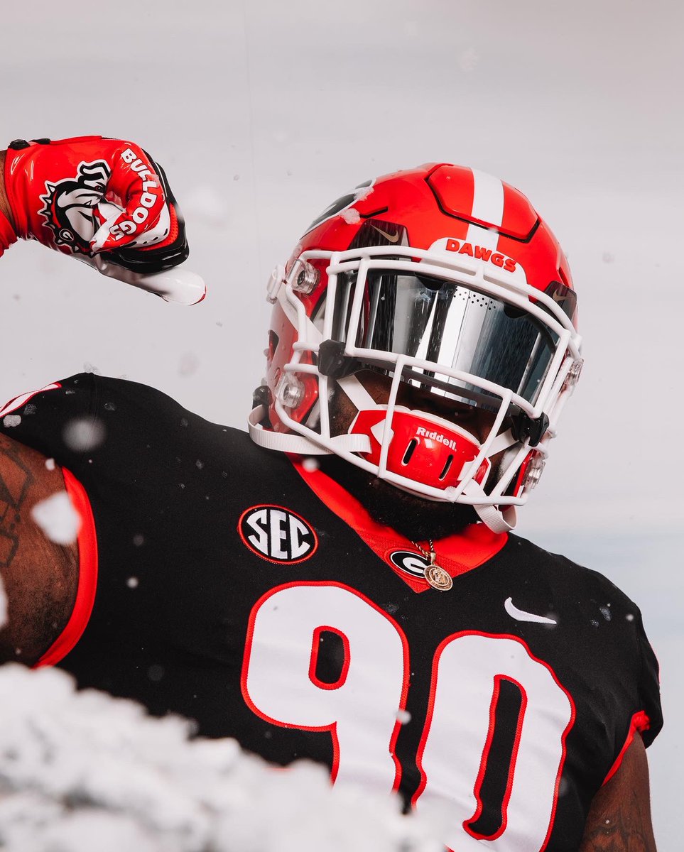 JDongo4L's tweet image. Had a great official visit at Georgia 🖤❤️ Home?🐶