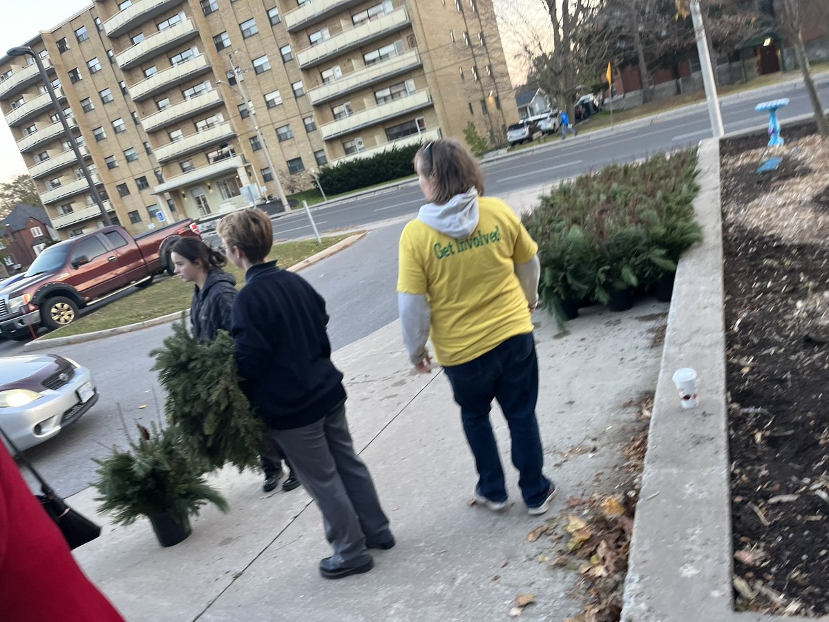 alcdsb_mich's tweet photo. Wreaths and Planters came early! Ready for pickup now! @nccschool @alcdsb https://t.co/Md4zOpaCke
