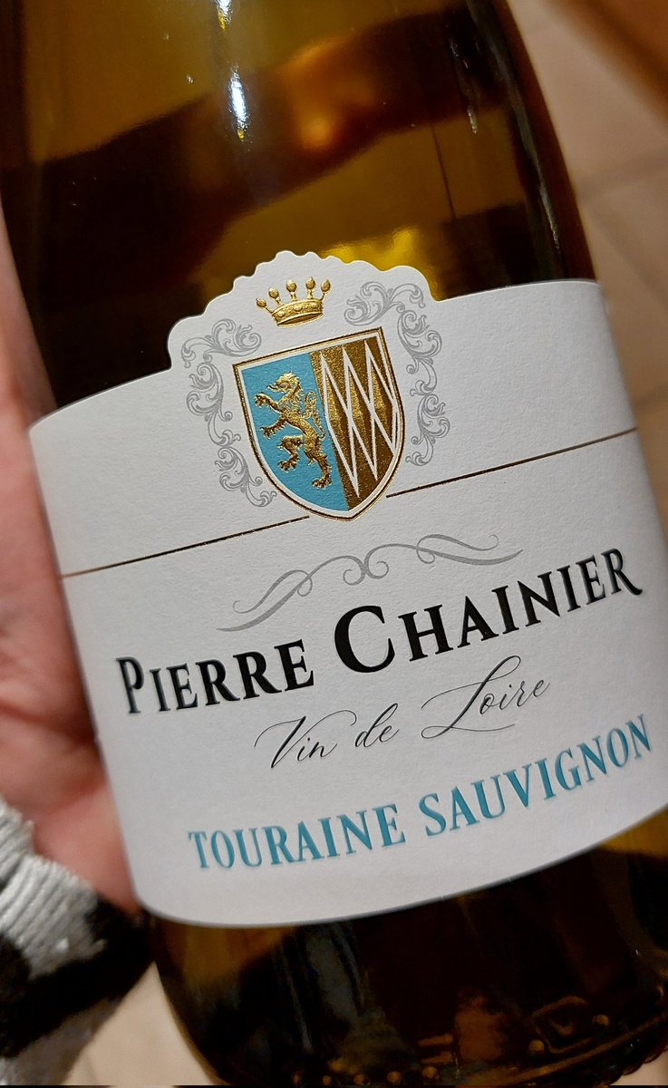 HelmsleyWines's tweet photo. We're loving this lively, bright and very moreish Touraine Sauvignon Blanc! Very pleasant indeed! https://t.co/lAqY3N7KnN
