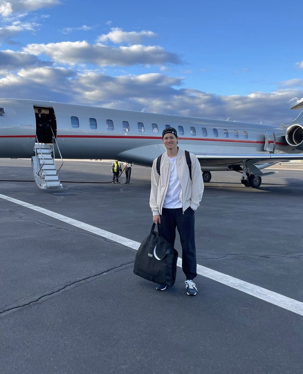 NicoHoernersDog's tweet photo. SHOHEI OHTANI HAS LANDED IN CHICAGOOOOOOO

ITS HAPPENINGGGG https://t.co/ZCUUQFZV6E