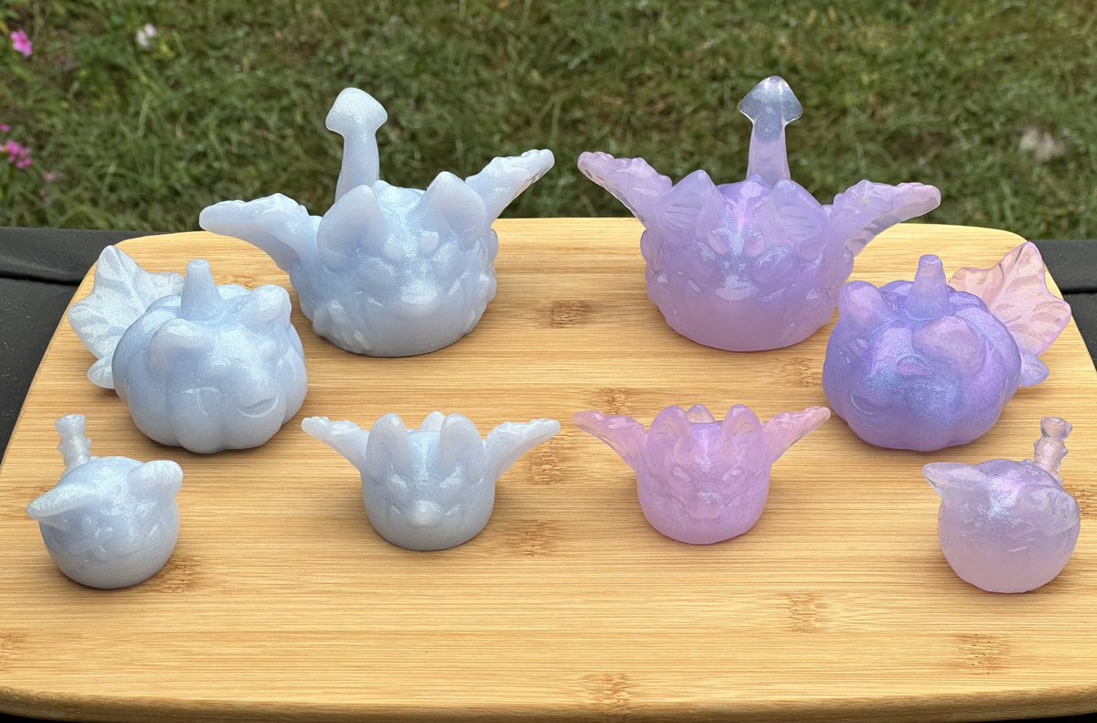 Assembled families of my favorite spooky kit colors this year! 😍🎉💙💜

Thank you SO much to everyone who traded with me to make this possible! 
🥰🥰🥰