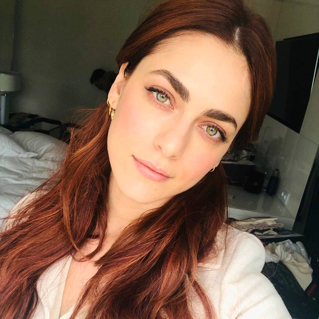 /      is is bad that i feel like flipping FC to this babe?