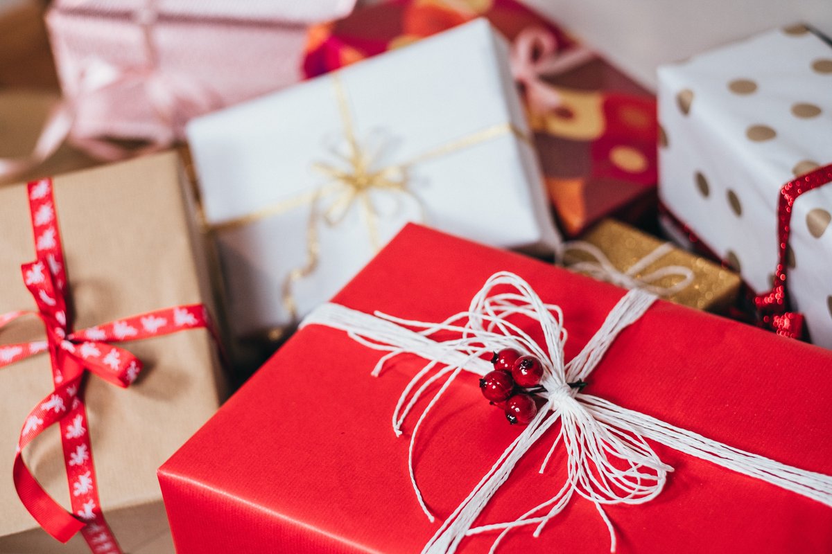 Every gift deserves a grand presentation. With our custom packaging, every act of giving is an unforgettable experience.

Make an impact: tinyurl.com/8nmt3ybx

#holidaygifts #corporategifting #brandedmerchandise