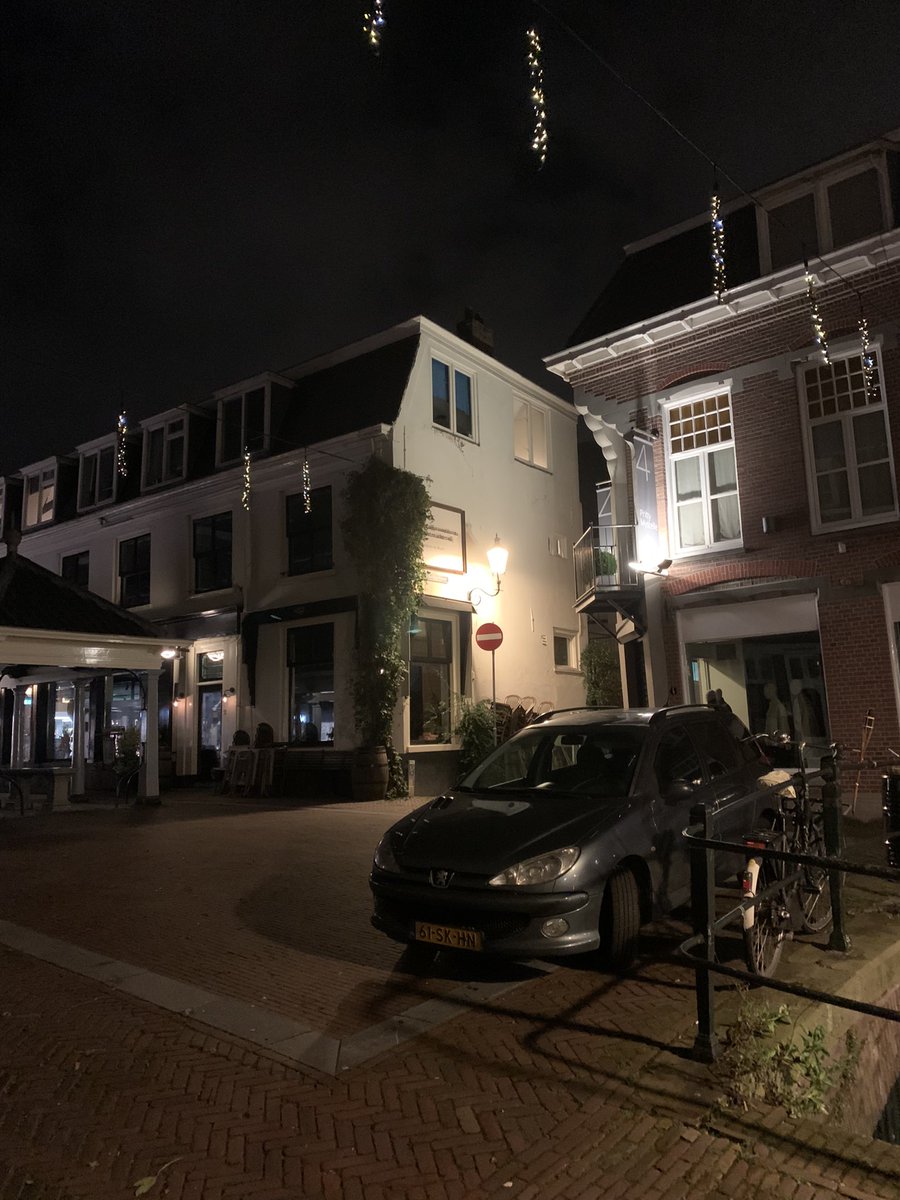 Wimzegt's tweet photo. Ben je nog verrast @lucasbolsius? Maandag 13-11 Het is inmiddels bloedirritant! Bijna 3 jaar na invoering #autoluwe binnenstad @Gem_Amersfoort! Deze binnenstadbewoner heeft schijt aan regels! Is er meer aan de hand? #Katvanger @lucasbolsius treedt op! #Handhaaf cc @AlexEngbers https://t.co/tzr8ecWFPU