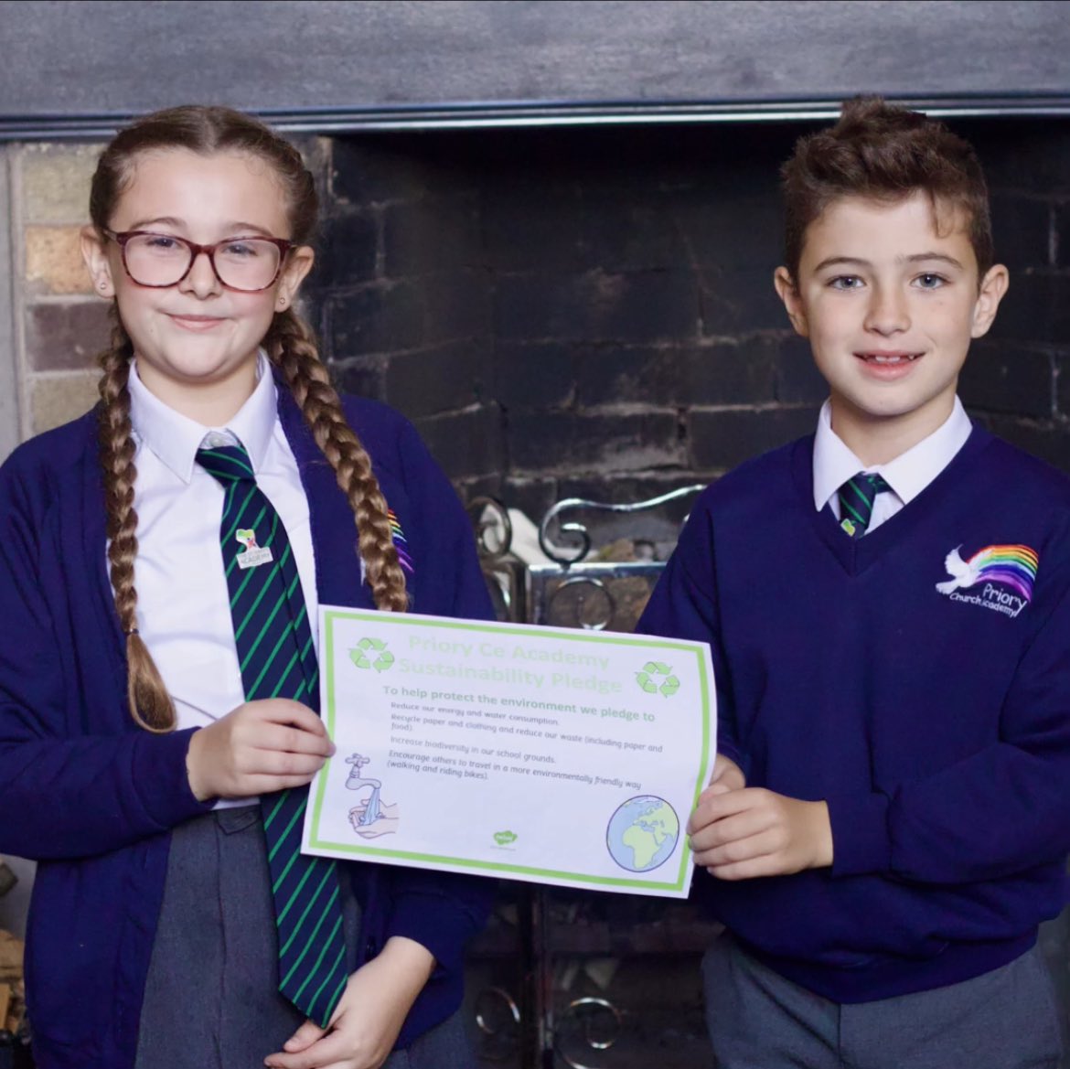 Two of our Advocates of Earth, Joel and Eliza, joined Miss Greatbatch and St Bart's Multi-Academy Trust academies at Keele University on Friday. 

Together with children across the Trust, they agreed our climate pledges.

#SustainableSBMAT  #LetsGoZero