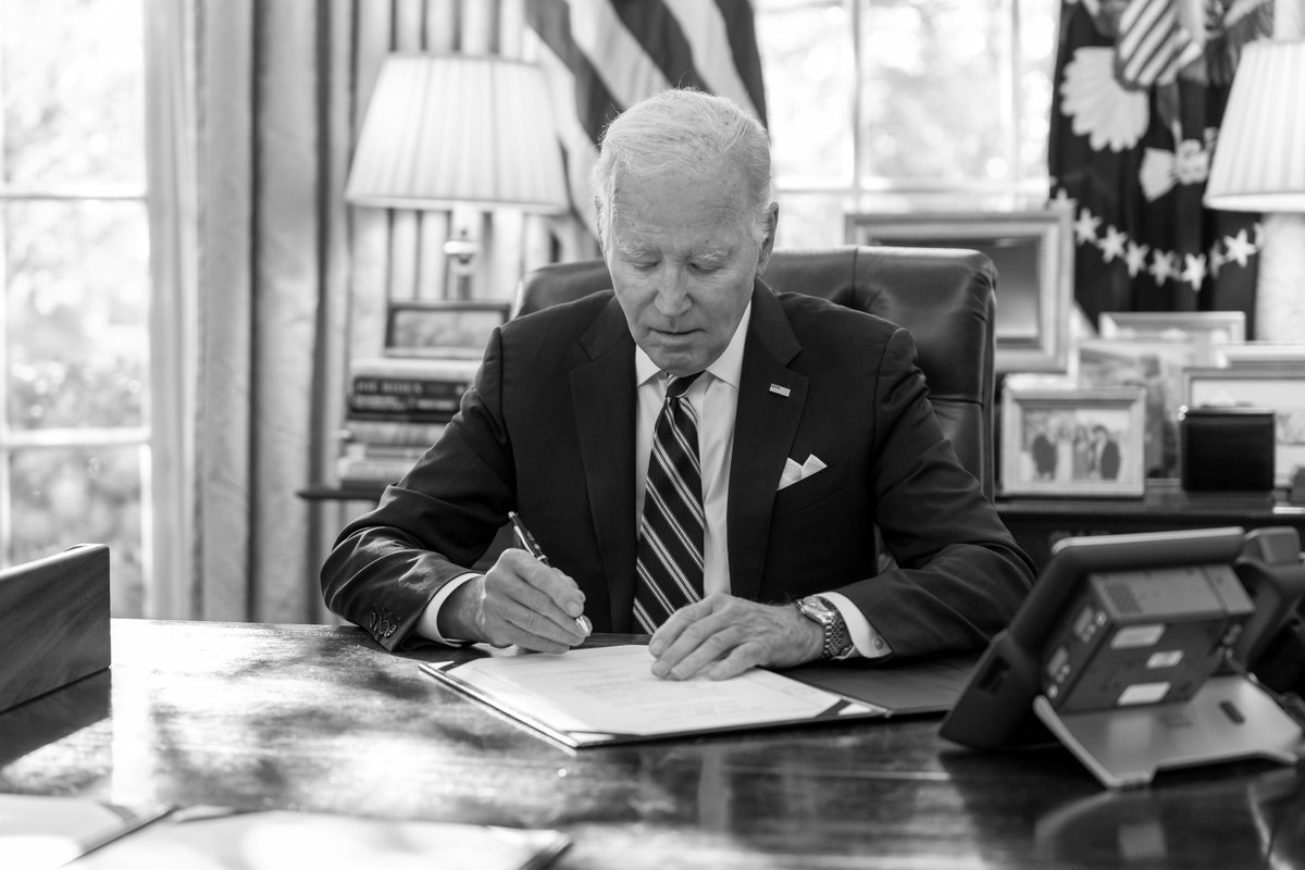 This morning, I proudly signed the Korean American VALOR Act into law – providing a pathway for thousands of Korean American Vietnam War veterans to access VA health care.
 
Because of this law, they'll have the care and benefits they earned.