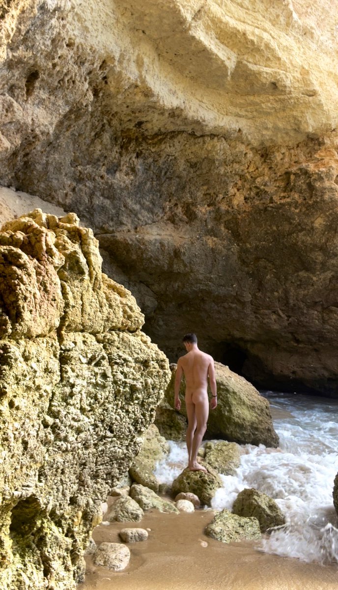 jack142021's tweet photo. More beach, less clothes #nakedmale #nudebeach #gayman https://t.co/hr9bh7MRbz