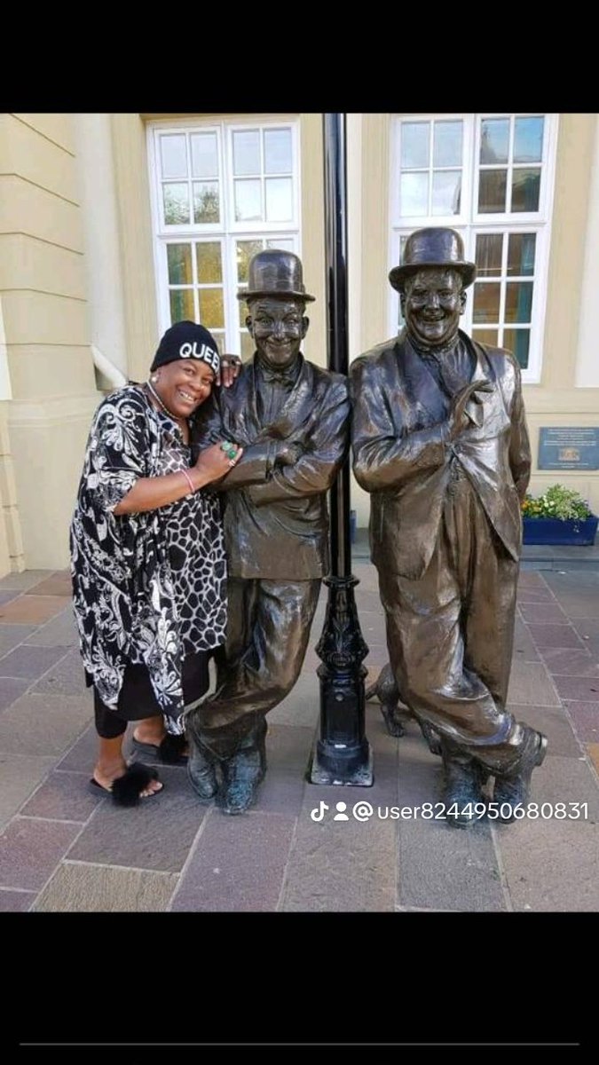 Sandragogglebox's tweet photo. #THESANDRAMARTINTVSHOW https://t.co/8PyXX8zX4F