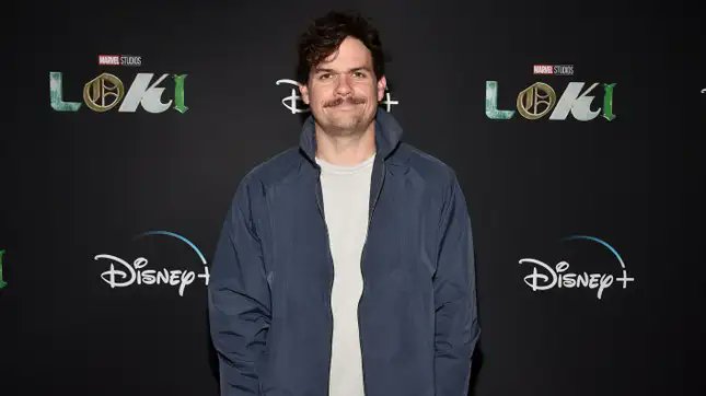 IniciativaV's tweet image. Michael Waldron (#Loki) reemplazará a Jeff Loveness (#Quantumania) cómo guionista de KANG DYNASTY y SECRET WARS.

Esto se debe a que la historia de ambas cintas "se estaria alejando de todo lo relacionado a Kang".