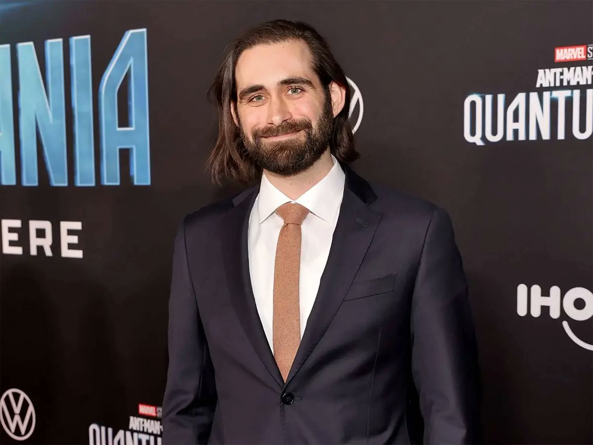 IniciativaV's tweet image. Michael Waldron (#Loki) reemplazará a Jeff Loveness (#Quantumania) cómo guionista de KANG DYNASTY y SECRET WARS.

Esto se debe a que la historia de ambas cintas "se estaria alejando de todo lo relacionado a Kang".