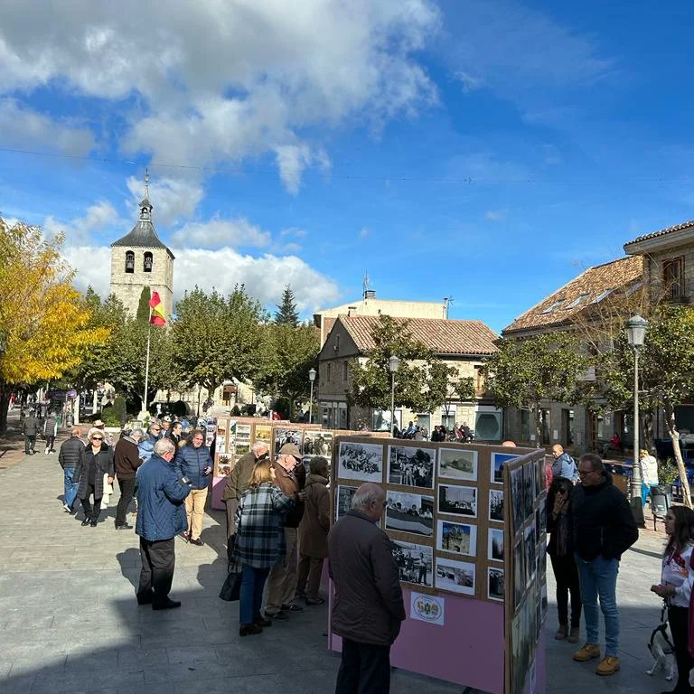 El domingo fue un día muy especial para nosotros. Poder compartir con niños y mayores fotos y juegos a través de una YINCANA FAMILIAR, ha sido todo un placer. Y así, poco a poco, seguimos descubriendo que GALAPAGAR Y SUS GENTES, SIGUEN DE MODA...