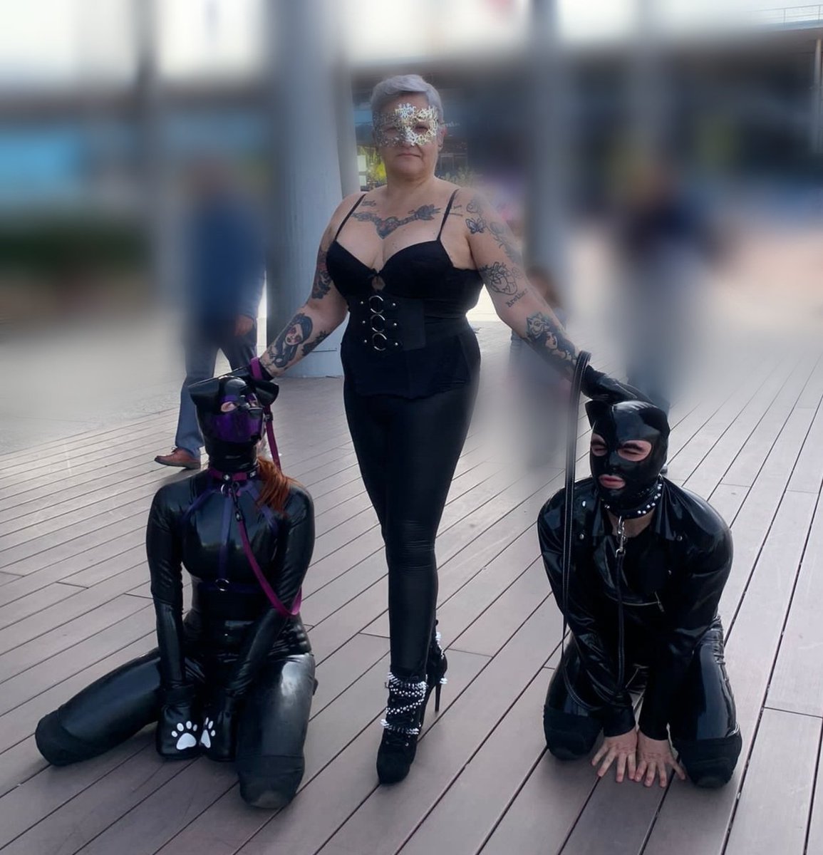 Miss3Valkiria's tweet photo. Una mañana de paseo para mis mascotas......gracias a sus Amos por dejarme pasearlos 😈😈😈😈😈 
Unas mascotas increíbles ❤️ https://t.co/GoRQ9xiqQy