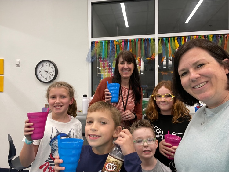 GESStars's tweet photo. Mrs. Ganus and Mrs. Wahpekeche enjoyed sharing root beer floats with these silent auction winners! #GESShineOn https://t.co/kvbMLzG6cw