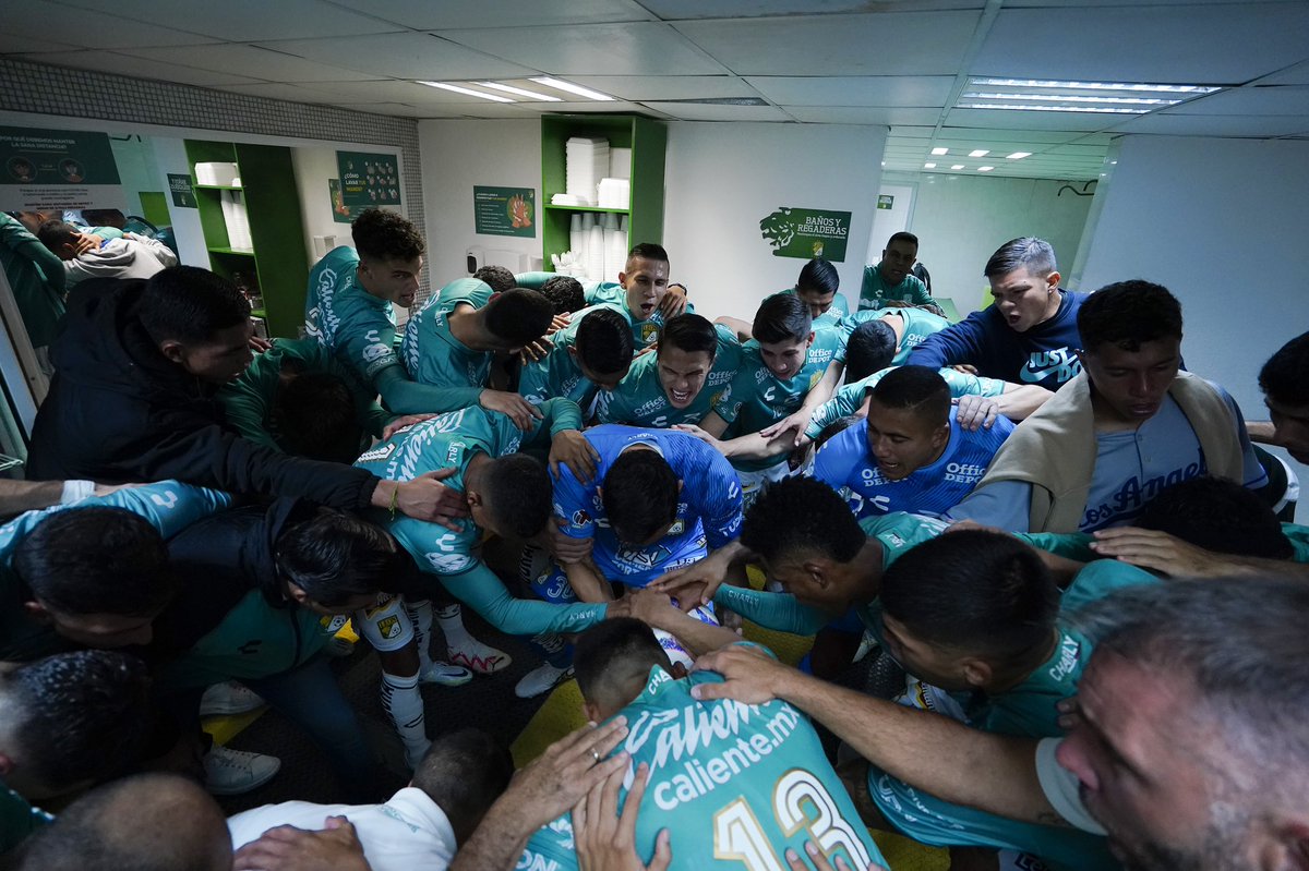 RodolfoCota_'s tweet photo. Gracias afición 🦁 #SerFieraEsUnOrgullo💚 https://t.co/gKf2x5PoWG
