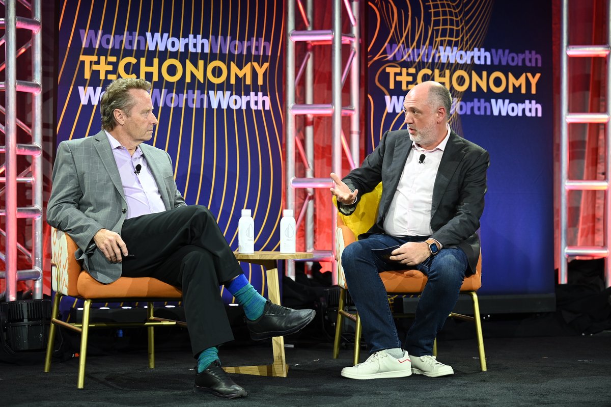 techonomy's tweet image. Gary Anderson (@_GuideWell) spoke with Juan Santos (@TavistockDevCo) about how AI can create better care and better experiences in healthcare. #Techonomy23
