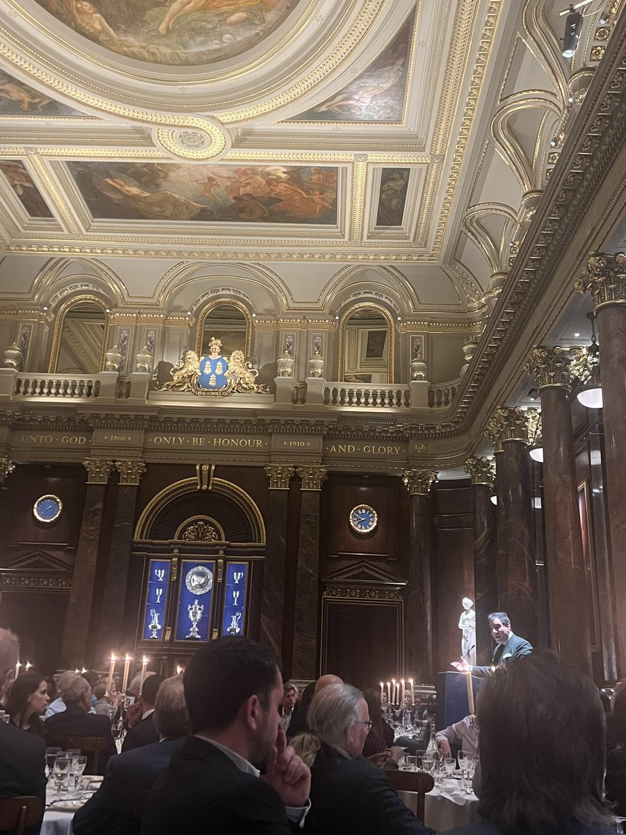 Simply stunning venue - Drapers Hall in London @Lord_Bilimoria’s Livery, listening to his pride about the tremendous soft, and hard financial, power of Business Schools in the UK and on the international stage. #CABS2023