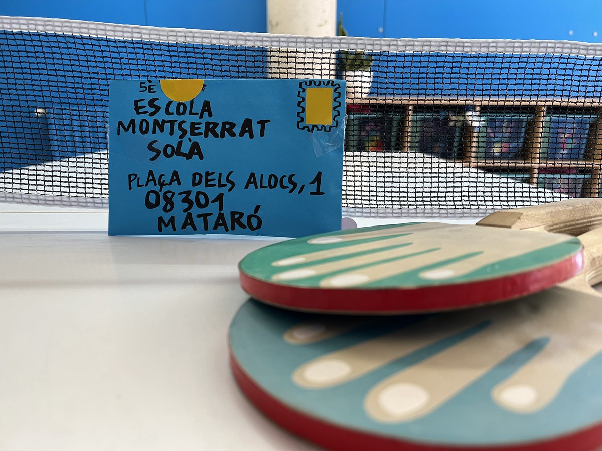 artiescola's tweet photo. Iniciem una pARTida artística!!! Arriba un sobre amb molts cercles de colors. Qui és l’artista? Investiguem!!! 🟠🔴🟣@artiescola @escolamsola #pARTidesdART #Dialegs #Alumnes5è #dialegs https://t.co/xWbKNNTg81