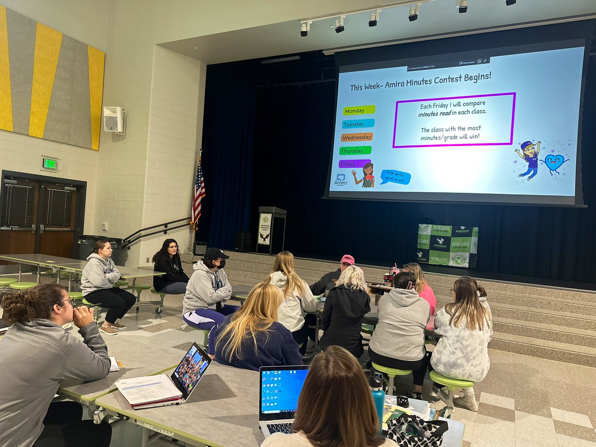 MsUhland's tweet photo. Berkshire teachers professional developed with bite-sized choice sessions today...and a delicious food truck courtesy of Antojitos Mexicanos Betel Food Truck! 🍪 🌮 💚🦅 https://t.co/DQmcsmwBoS
