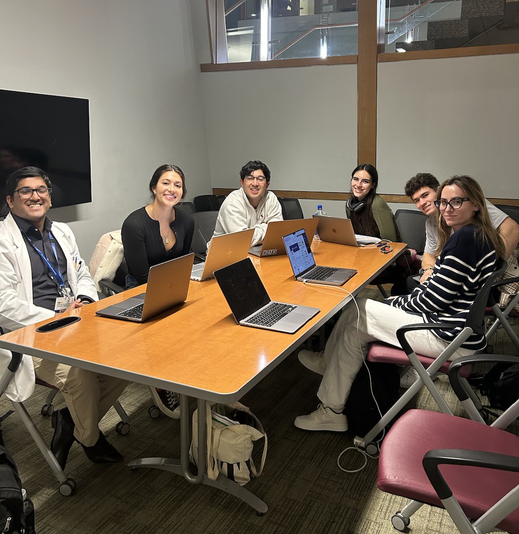 EnnaHealth's tweet photo. This team has worked so hard over the past 10 weeks to assist Enna Health in achieving its mission to help cancer patients better track and manage their symptoms by logging them in the Enna Health app. Come see all the work that has been done at Georgetown Ventures' Demo Day! https://t.co/5chdUf8WwM