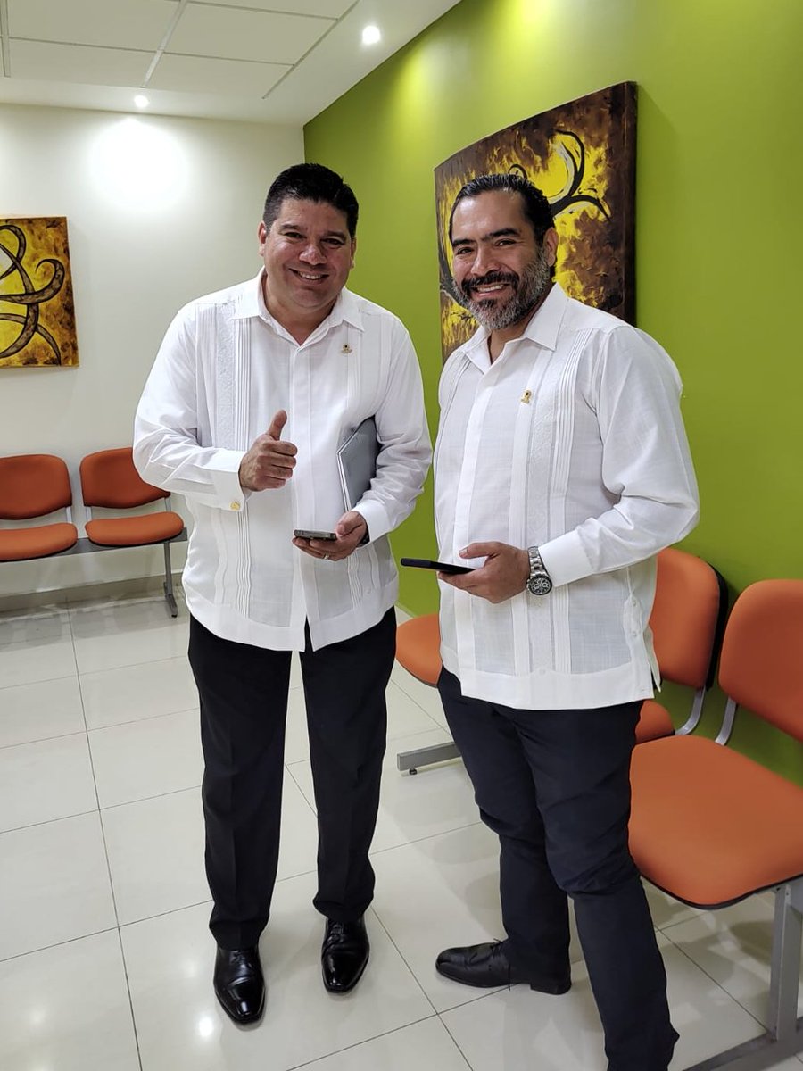 rolando_silva's tweet photo. En esta nueva etapa para el @IMCP, quiero desear todo el éxito a @amaya_hector, actual presidente del Instituto. 

Estoy cierto en que su gestión será muy beneficiosa para nuestro gremio y que, todos como equipo, lograremos los objetivos que nos hemos propuesto. ¡Vamos con todo! https://t.co/ChZ11RCpZZ