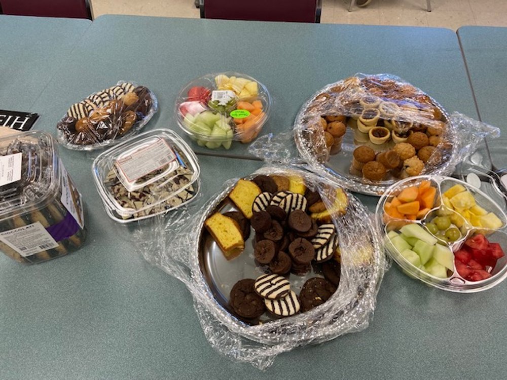 King Edward (@kingedwardlions) on Twitter photo Happy Kindness week <a href="/KingEdwardLions/">King Edward</a>
Thanks to our colleagues at Begley PS <a href="/BegleyBroncos1/">F.W. Begley School</a> for surprising our staff with these yummy treats today! Happy Kindness week <a href="/KingEdwardLions/">King Edward</a>
Thanks to our colleagues at Begley PS <a href="/BegleyBroncos1/">F.W. Begley School</a> for surprising our staff with these yummy treats today!