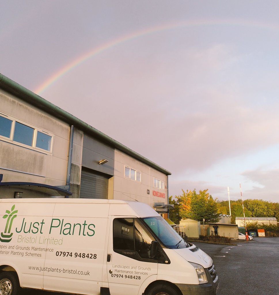 JustPlants's tweet photo. Autumn means just one thing for our exterior team ... 🍁🍂🍁🍂🍁🍂 and more 🍁🍂🍁🍂🍁🍂

Oh, and tending the composting areas on all of our sites 💚

(actually, there's a third thing: endless leaf puns on the company WhatsApp group 😏) https://t.co/jF6XNc4QCO