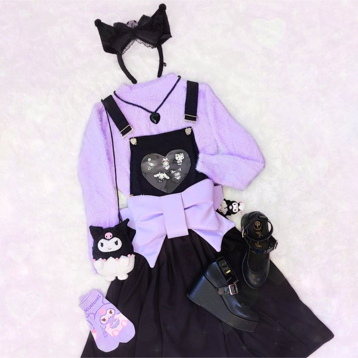 HauntedDoodle's tweet photo. Sanrio character inspired outfits featuring my ita pinafore dresses~🩷 https://t.co/ObUcRTkF6C