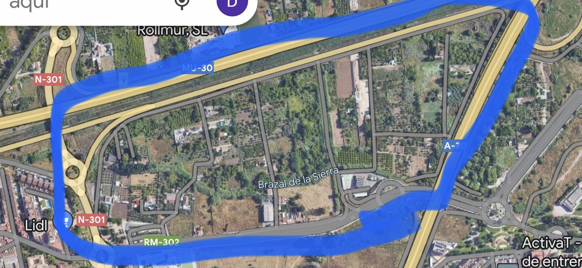 dmartinnaranjo's tweet photo. Existe entre La Alberca y El Palmar una zona de huerta limitada por estas pedanías, el Reguerón y la avenida q une ambas.
Regado por el Brazal de La Sierra, que nace de la acequia del Palmar, q viene de la acequia del Turbedal (libres de corregidme por favor si no es así)  👇🏻🧵 https://t.co/83wZ1YOOI8