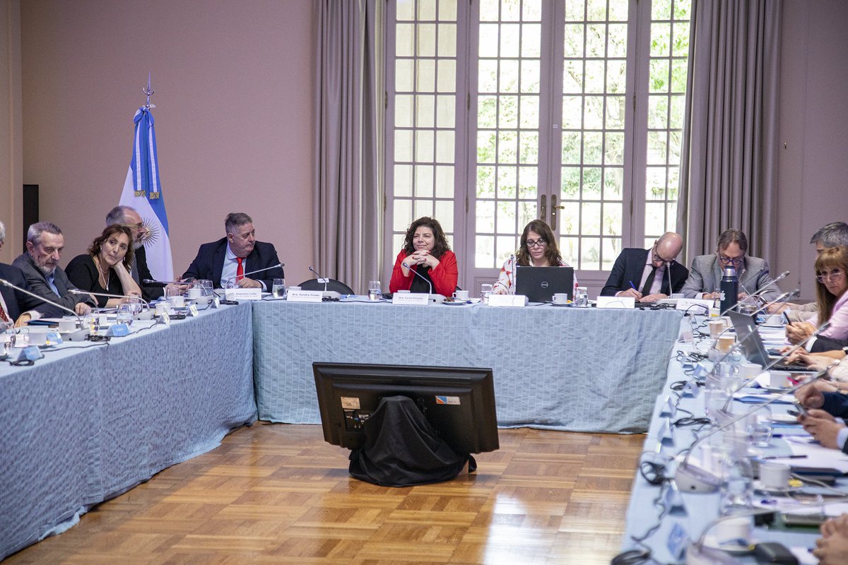 En el Consejo Federal de Salud siempre hemos trabajado para generar políticas sanitarias consensuadas con el único objeto de cuidar a nuestra gente. 

¡Gracias por estos años de trabajo! En donde nos encontremos, estoy segura que vamos a seguir velando por la salud pública.