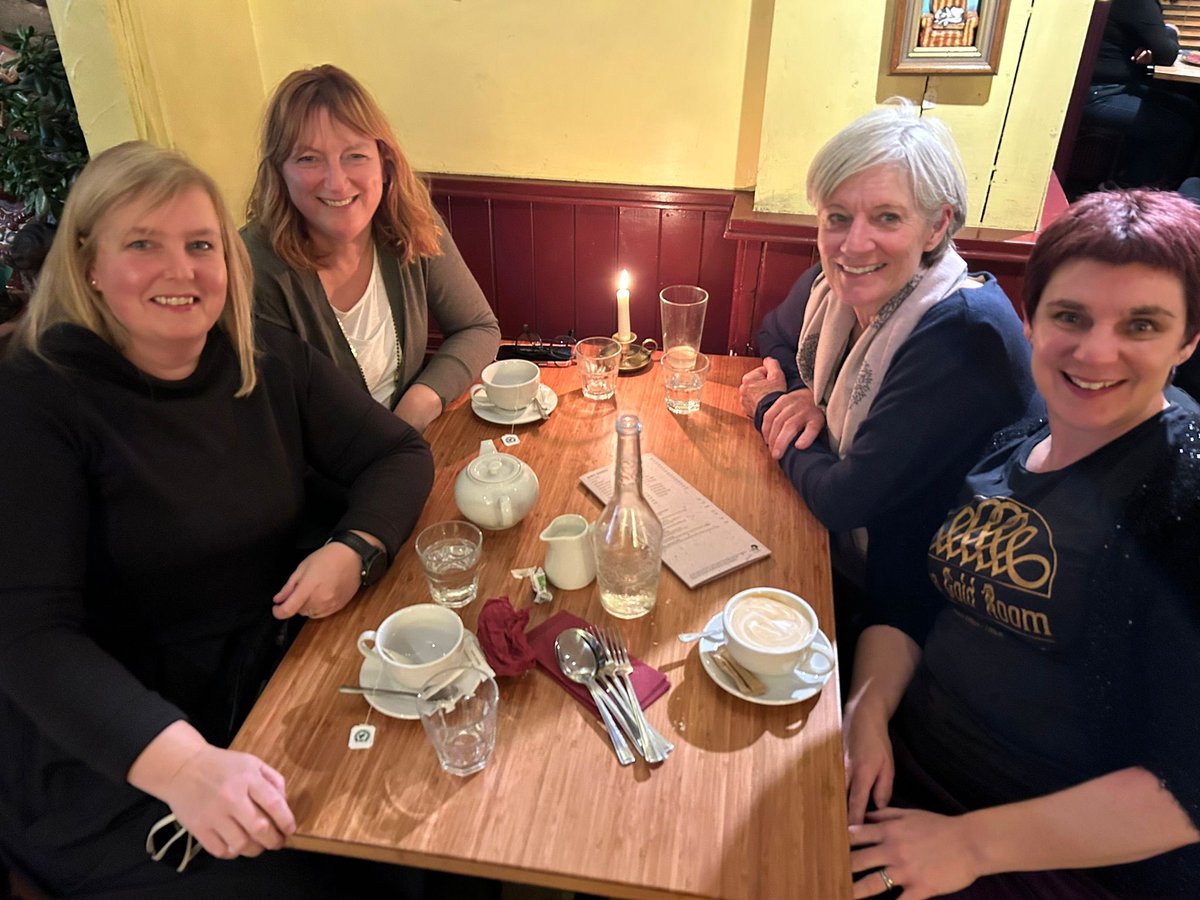 f_suzannah's tweet image. Catching up with work colleagues past and present. So important to value teamwork and mutual support and understanding. Supporting patients and each other. #teamwork #offload #breastcancer #laughter
